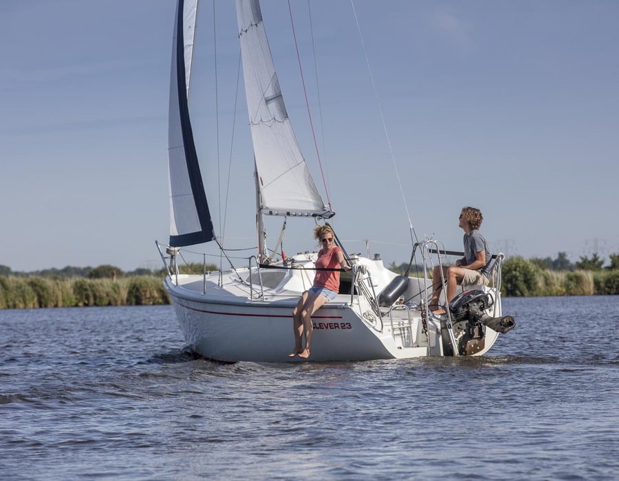 Segelboot mieten in Holland: Komfort und Geräumigkeit